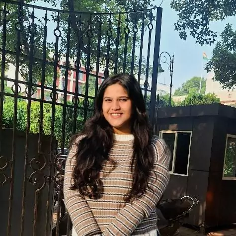 Dr Yashita (PT)